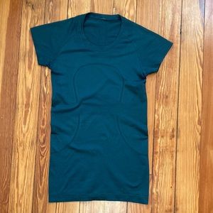 Lululemon swiftly tech short sleeve, size 4
